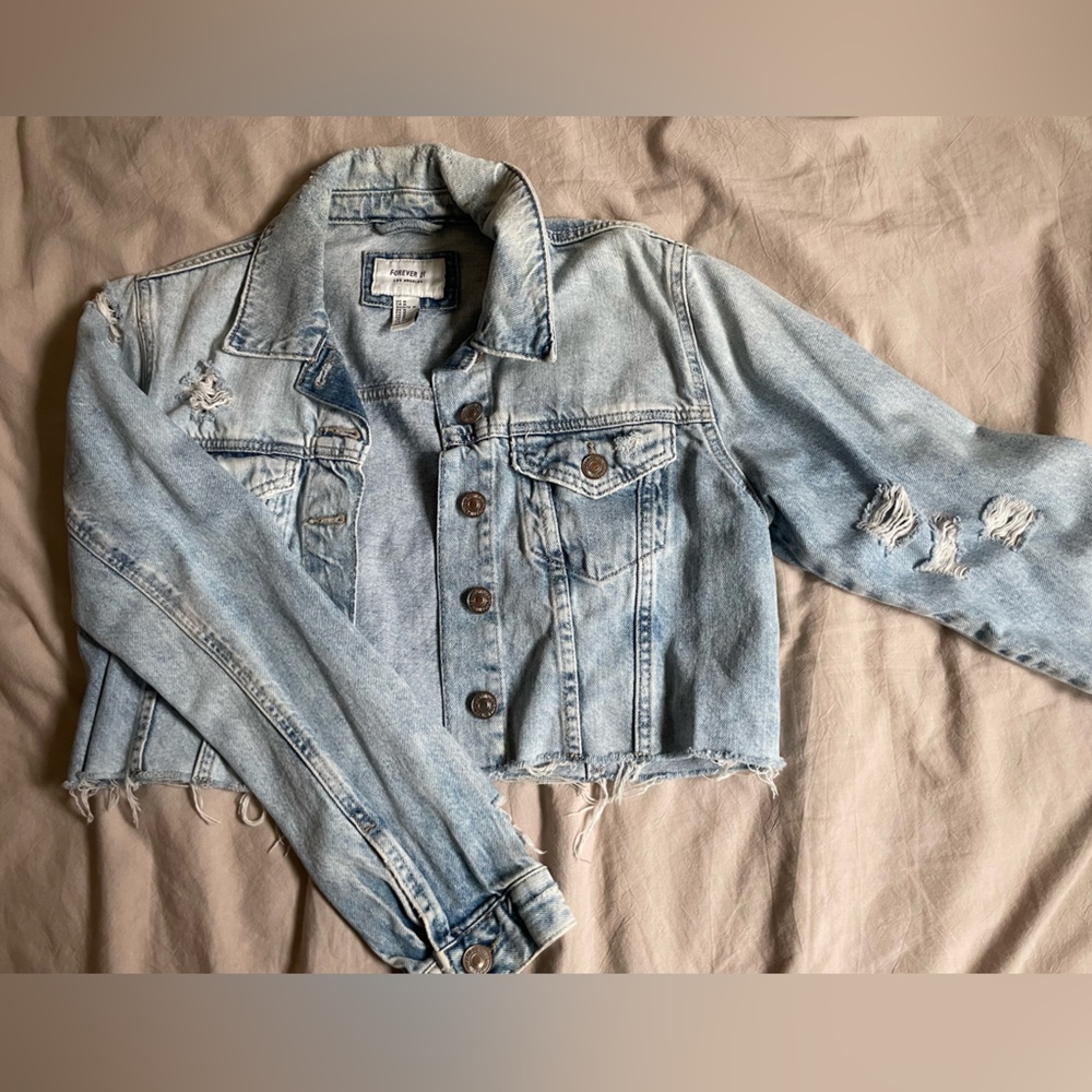 Forever 21 cropped denim jacket size US M